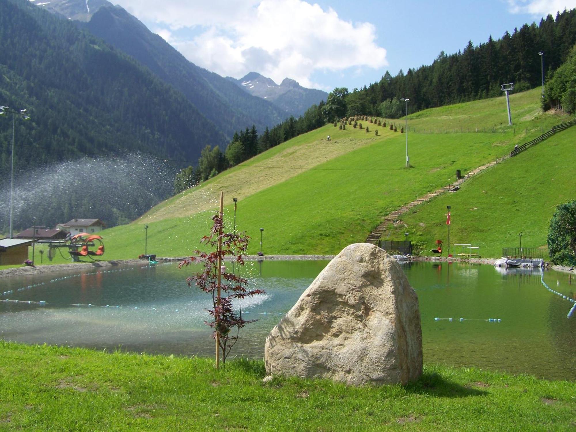 Pension Holzknechthof Am See ノイシュティフト・イム・シュトゥーバイタール エクステリア 写真