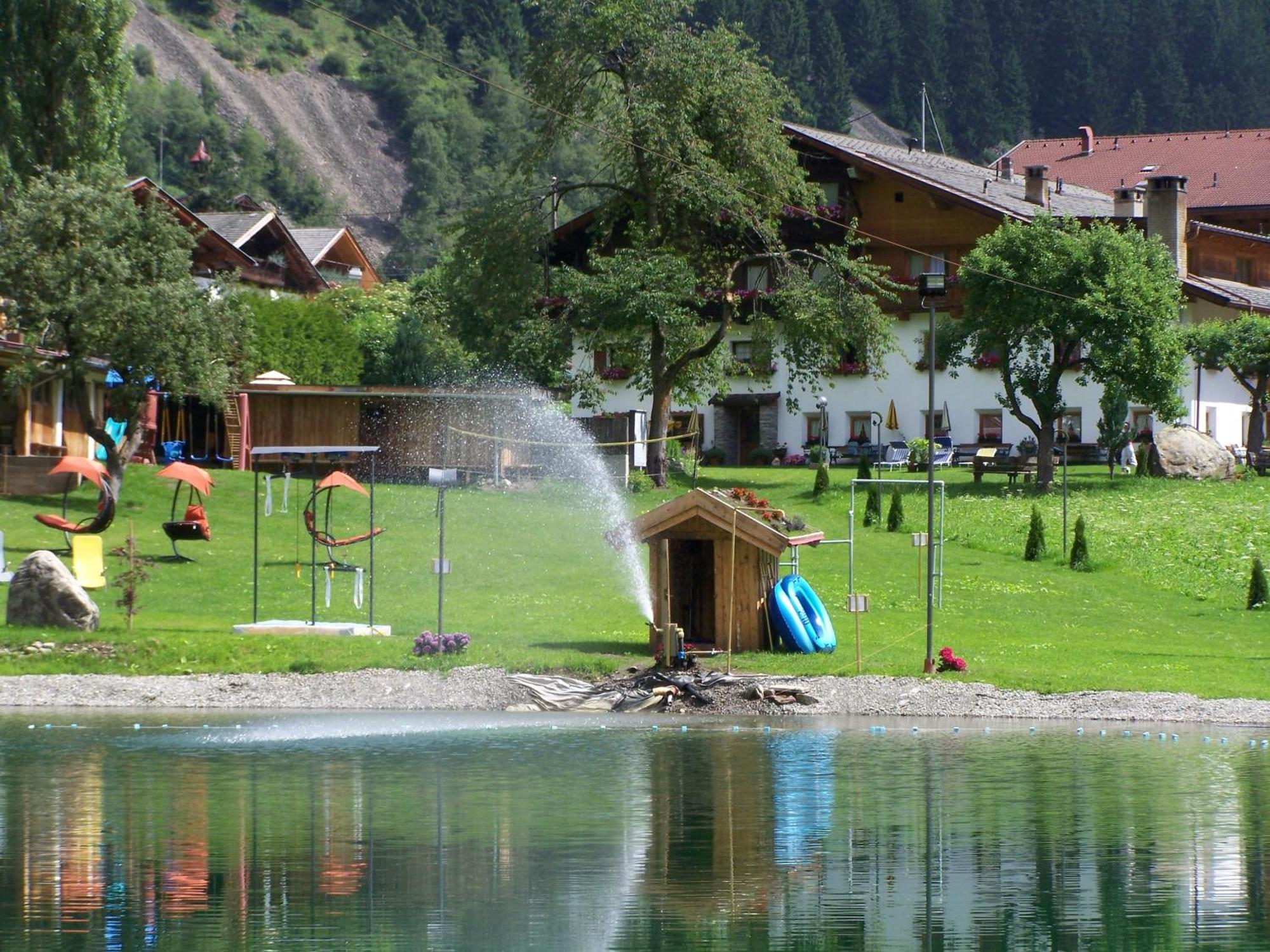 Pension Holzknechthof Am See ノイシュティフト・イム・シュトゥーバイタール エクステリア 写真