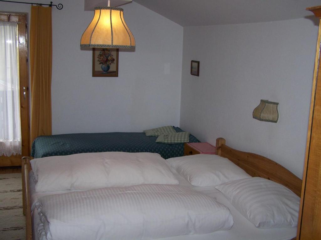 Pension Holzknechthof Am See ノイシュティフト・イム・シュトゥーバイタール 部屋 写真