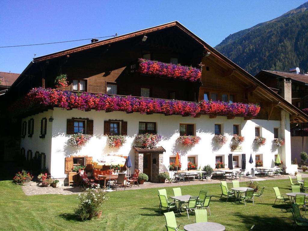 Pension Holzknechthof Am See ノイシュティフト・イム・シュトゥーバイタール エクステリア 写真