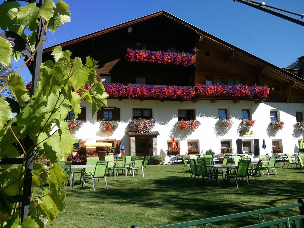Pension Holzknechthof Am See ノイシュティフト・イム・シュトゥーバイタール エクステリア 写真