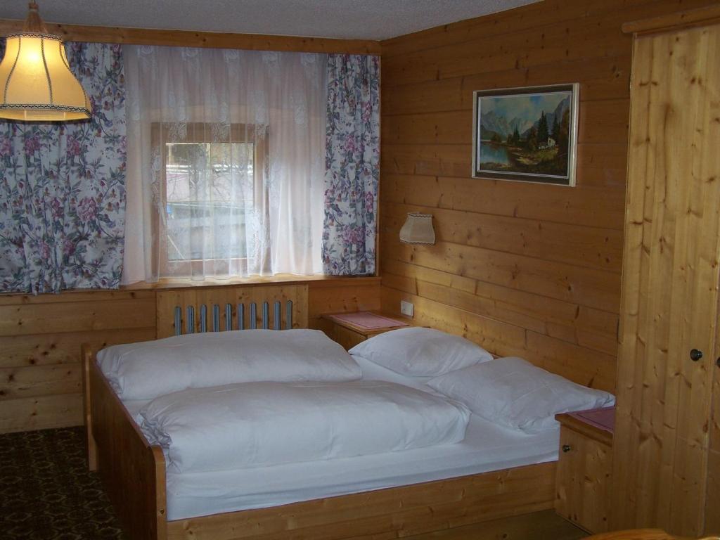 Pension Holzknechthof Am See ノイシュティフト・イム・シュトゥーバイタール 部屋 写真