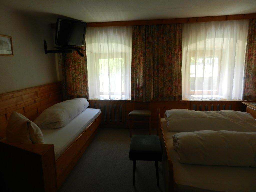 Pension Holzknechthof Am See ノイシュティフト・イム・シュトゥーバイタール 部屋 写真